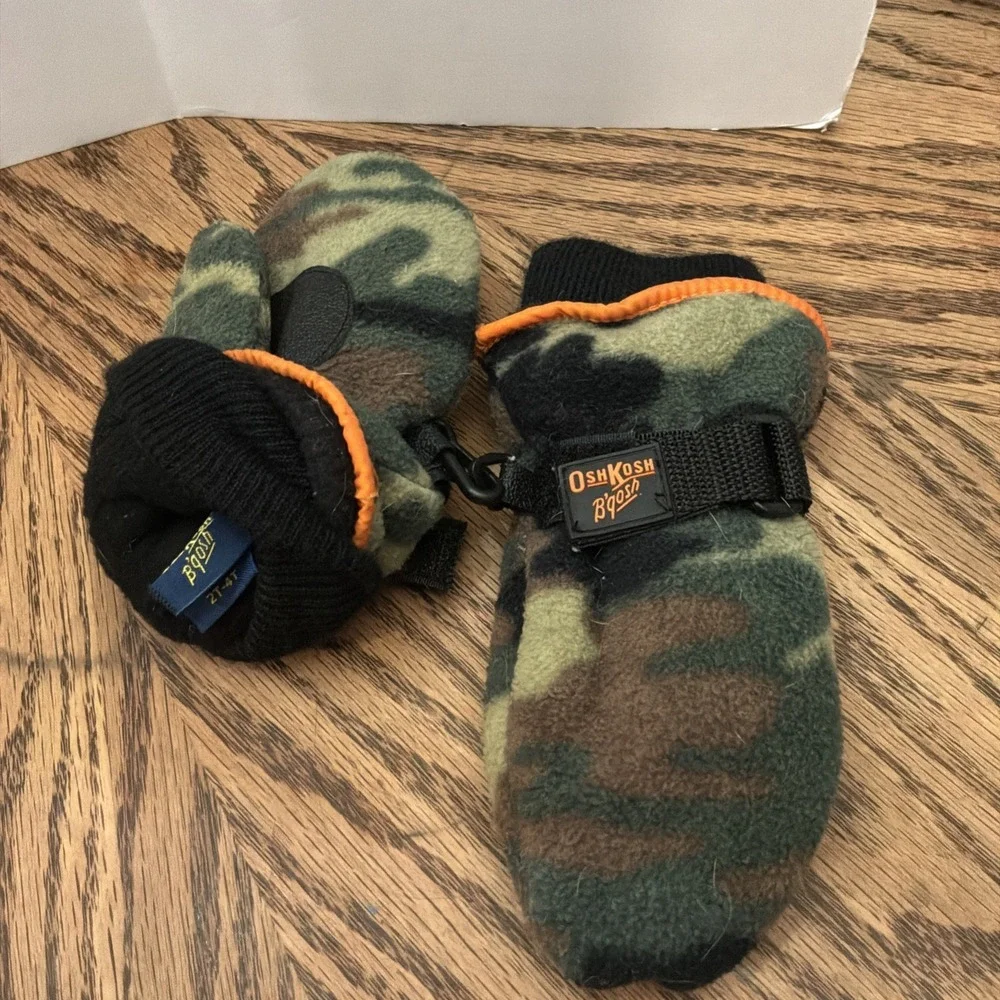 Oshkosh‎ B'gosh Winter Mittens Thinsulate 40 Grams Green Camo Waterproof